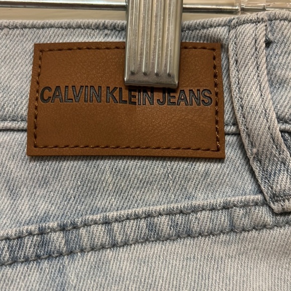 22. Calvin Klein High Rise Straight Jeans in Tie-Dye Effect Acid Wash - Picture 10 of 16